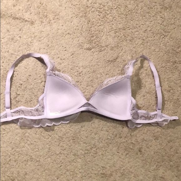 34A T-shirt lace bra. Very pretty under tank - Picture 2 of 2